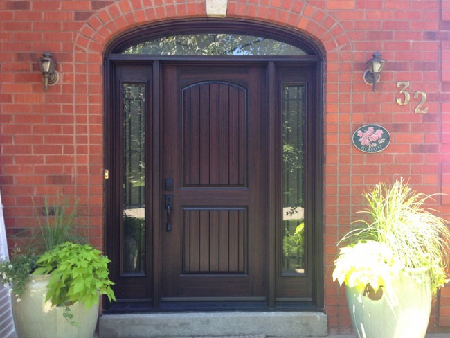 fiberglass-doors-installation-toronto-classic-red-brick