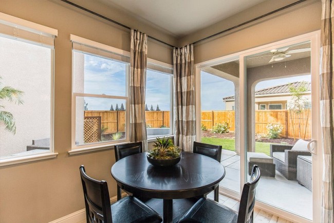 Delco Hung windows dining room