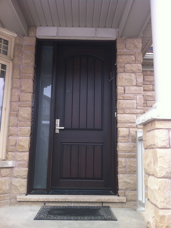 fiberglass-doors-installation-toronto-vertical-wainscoat