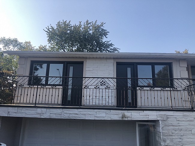 vinyl-windows-replacement-toronto-above-garage-apartment