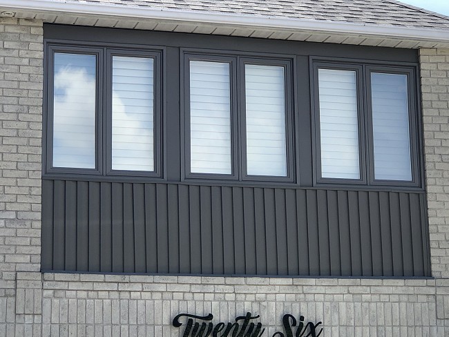 vinyl-windows-replacement-toronto-black-siding
