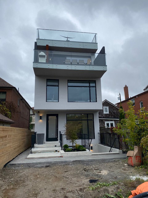 aluminum-windows-Toronto-city-3-storey