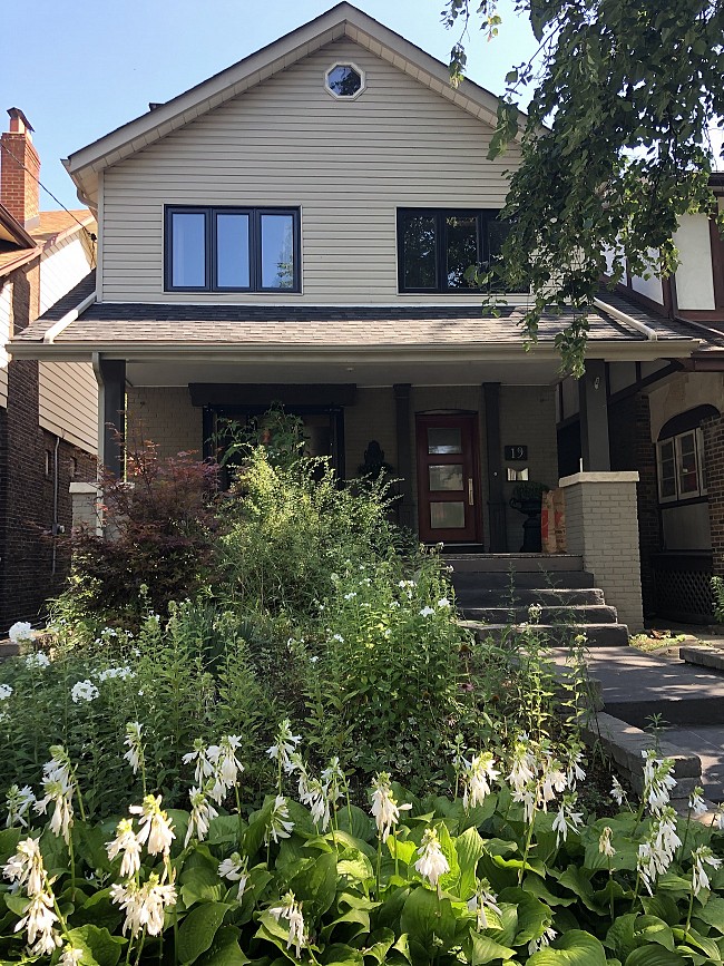 vinyl-windows-replacement-toronto-upstairs